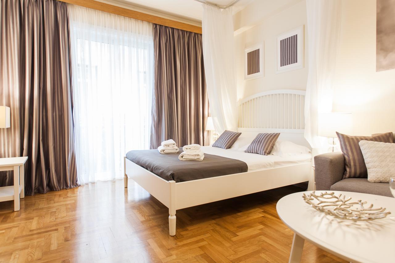 Athenian Home By Livin Urbban Ngoại thất bức ảnh